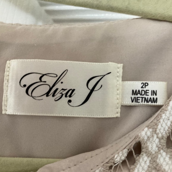 Eliza J Lace Sheath Dress - Picture 3 of 3